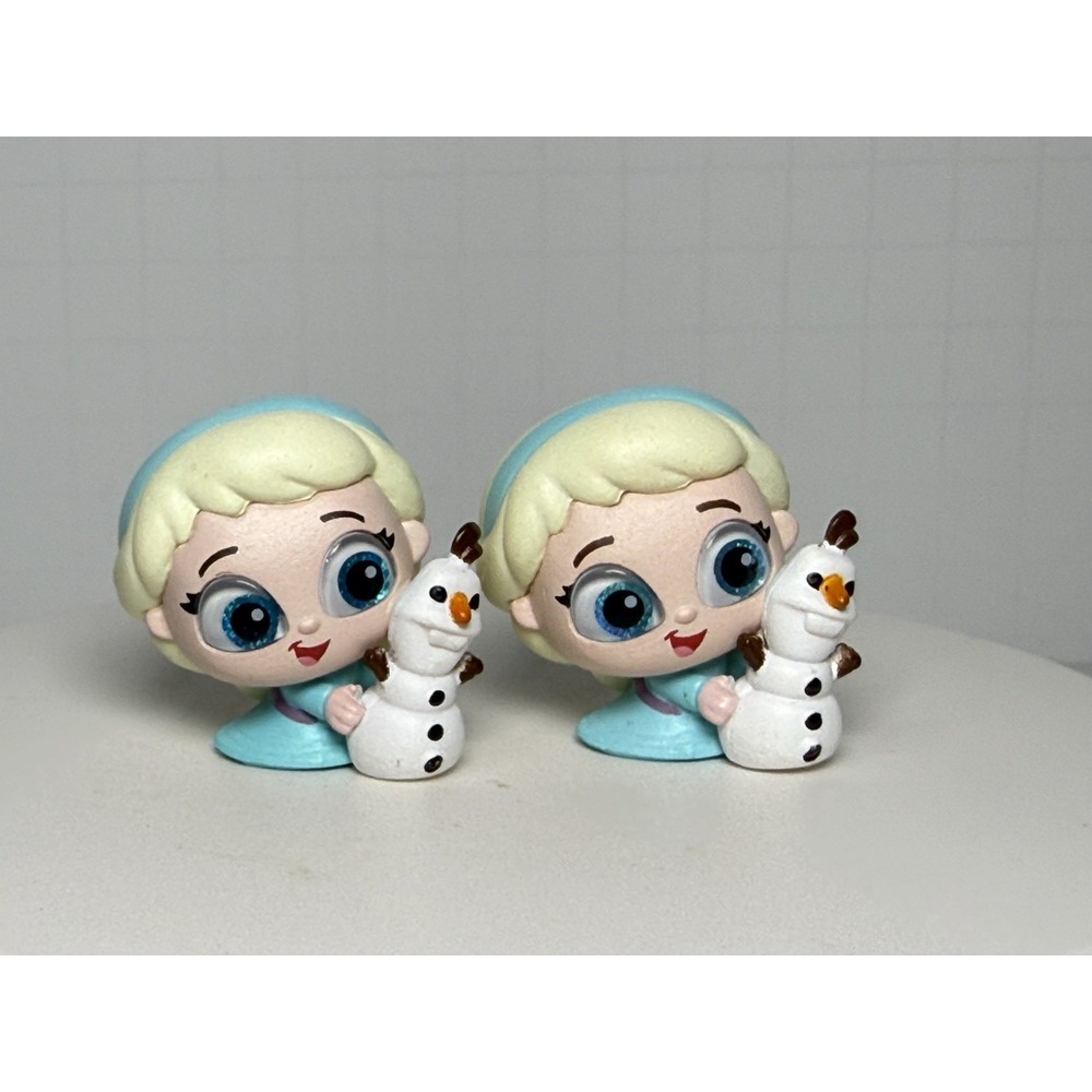 Disney Doorables Remember When Frozen Elsa Holding Olaf Lot Of 2 (AD013)
